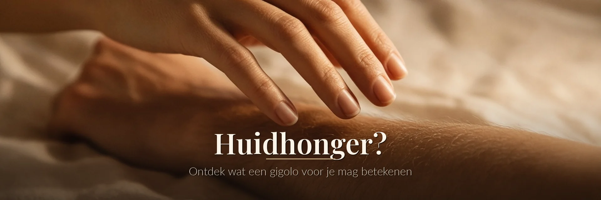 Vrouwenhand die aarzelend boven een mannenarm hangt, als beeld bij huidhonger